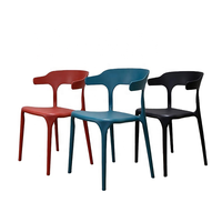 Chaises italiennes de loisirs pour la maison, la restauration, paresseux, chaises en plastique pour café, nouveau design de haute qualité Offre Spéciale à vendre