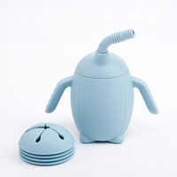 Gobelet à bec pour bébé avec design pingouin, gobelet à boire pour tout-petits, gobelet à paille pour lait et eau avec compartiment à collation