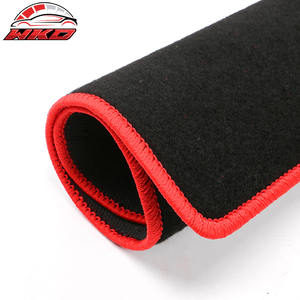 Tapis de sol pour Honda Civic Hatch 16-21 personnalisés noirs - Velours, bord rouge - Product Image 5