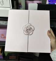 Boîtes cadeaux rigides en carton de luxe personnalisées avec logo, fermeture magnétique, matériaux recyclés, emballage écologique, en stock