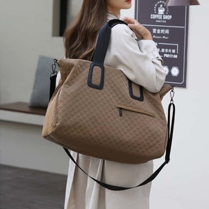 กระเป๋าเดินทางแบบถือสะพายไหล่ Unisex Oxford Sport Weekender ลายเพชร สายปรับได้ ความจุขนาดใหญ่ ปิดด้วยซิป กันน้ำ - Product Image 6