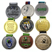 Médaille personnalisée avec logo unique, design unique, couvercle rabattable, métal, relief émaillé, sport, marathon, souvenir.