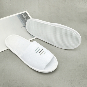 Luxuriöse Maßgefertigte Badezimmer-Hausschuhe mit Hotel-Logo, Spa-Luxus-Hausschuhe mit Stickerei, Personalisierte Hotel-Pantoffeln - Product Image 6