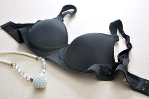 Arin Femmes Super Cool Nude Feel Pure Silk Soutien-Gorge Femmes Confortable Respirant rose Nude 100% Silk Top Light Silk Bra - Product Image 4