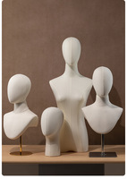 Présentoir de Tête Réglable en Métal, Mannequin Élégant en Mousse avec Tête en Plastique pour Perruques, Vêtements et Foulards – Pratique
