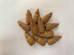 Incienso de Agarwood con notas amaderadas elaborado con ingredientes naturales bajo pedido, envasado en una caja ideal para meditación y yoga. - Product Image 3