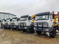 Beiben 4X4 8 tonnes camion spécial Van lourd boîte à benne basculante 15 tonnes 12 tonnes grue montée sur camion à flèche articulée avec flèche pliante de 14 tonnes