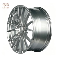 Jantes forgées sur mesure 22 pouces 5x114.3 finition gris clair agressif à rayons croisés pour voitures modifiées de rue