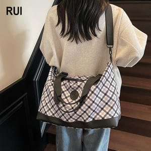 Sac de voyage décontracté à carreaux pour femme RUIQUWIN, 20-30L, imperméable, durable, léger, pour la natation et la gym - Product Image 1