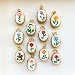 WEGOODZF Bijoux de mode anti-oxydation, <span class=keywords><strong>pendentif</strong></span> fleur de lune peint, breloque en cuivre pour chaussures, fabrication de bijoux personnalisés DIY - Product Image 2