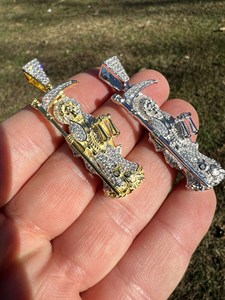 DUYIZHAO Colgante de Oro 14k con Acabado de Diamantes para Hombre y Mujer, Diseño de Grim Reaper Santa Muerte, Joyería de Moda Personalizada para Collar - Product Image 4