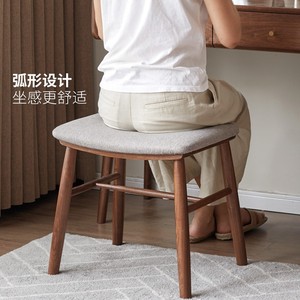 Tabouret de dressing en bois massif avec siège rembourré pour chambre à coucher, usage domestique - Product Image 2