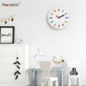 Horloges murales Mandelda Modern Vintage Games pour la décoration de la maison, horloge murale rétro 3D minimaliste, modèles d'horloges colorées, Chine - Product Image 2
