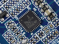 Circuit intégré original SMD Mosfet 2SA1013 PNP SOT-89 Transistor PNP Amplificateur Mosfet Assemblage PCB PCBA Service tout-en-un