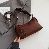 Sac à main en polyester haut de gamme pour femme, nouvelle mode 2025, décontracté, couleur unie, fermeture éclair, décoration à pompon
