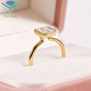 Bague de fiançailles en or massif 14 carats personnalisée, sertie de moissanite taille radiant glacé de 2 carats, bijoux fins, bagues pour femmes - Product Image 3