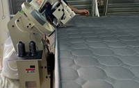 Machine industrielle informatisée pour la couture des bords de matelas, point de chaînette 300U, haute capacité, machine à bordurer les matelas