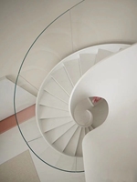 Escalier intérieur préfabriqué en spirale complète avec rampe en acier, escalier de penthouse, poutre en acier, kit d'escalier incurvé en granit pour intérieur