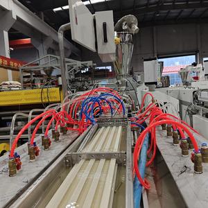 Pannello murale decorativo in PVC estrusione WPC 3D rivestimento murale che fa la macchina - Product Image 6