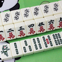 Ensemble de Mahjong miniature en acrylique de luxe personnalisé avec un design en bambou de dessin animé panda, boîte cadeau beige pour 4 joueurs, soirée de jeu en famille