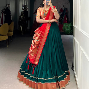 Nouvelle Lehenga classique de créateur en soie Vichitra avec broderie Zari et bordure en dentelle - Product Image 1