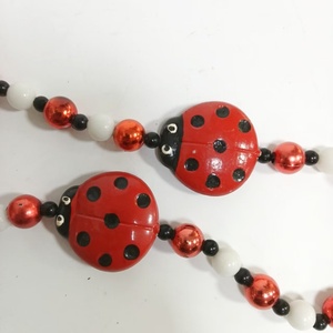 Collana di Perline Artigianale a Tema Insetto Coccinella - Colore <span class=keywords><strong>Rosso</strong></span> e Bianco, Ideale per Carnevale e Feste - Product Image 5