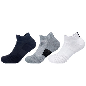 Chaussettes de basket-ball personnalisées pour hommes, chaussettes épaisses à boucle <span class=keywords><strong>en</strong></span> tissu éponge, chaussettes de course mi-longues à tige haute pour l'extérieur - Product Image 1