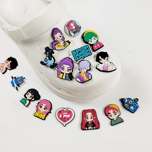 Phong Cách Mới PVC Mềm K-Pop Giày Trang Trí Tự Làm Phẳng Trở Lại Charms Cho Rác Trường Hợp Điện Thoại K Pop Quỷ Thợ Săn Giày Charms - Product Image 3