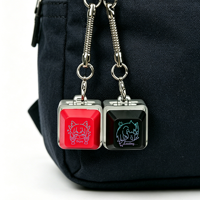 Porte-clés de clavier lumineux en acrylique imprimé UV personnalisé sur le thème de l'anime pour le soulagement du stress