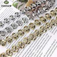 Chaîne de strass 3D carrée en acrylique doré doux de luxe personnalisée, ornée de pierres blanches scintillantes, écologique, pour vêtements DIY et tenues de bal de promo