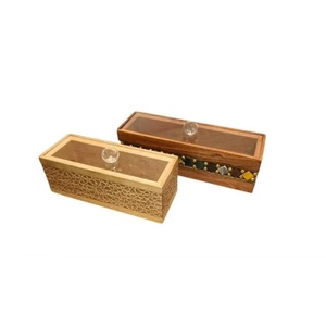 Caja de madera natural de alta demanda para almacenamiento de joyas, embalaje de regalos y decoración de interiores, disponible para la venta. - Product Image 1
