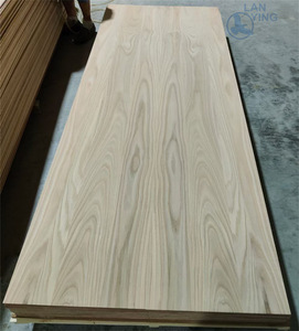 <span class=keywords><strong>Planche</strong></span> <span class=keywords><strong>de</strong></span> bois <span class=keywords><strong>de</strong></span> chêne rouge à joint plat, bord nettoyeur, finition lisse, lambris collé pour la décoration intérieure <span class=keywords><strong>de</strong></span> maisons <span class=keywords><strong>de</strong></span> luxe - Product Image 1
