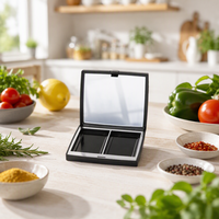 Boîtier compact en plastique à deux compartiments conçu pour deux teintes de poudre, un compartiment peut être réservé pour un houppette à poudre