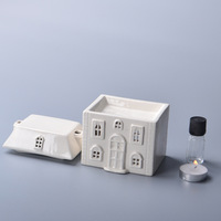 Vente en gros personnalisé Aromathérapie Céramique Maison Forme Brûleur à mazout Bois de santal Parfum Bois Matériau Cire Couvercle Bougie Photophore Cadeaux