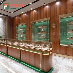 Fabricant d'armoires de présentation de bijoux minimalistes sur mesure, vitrine en verre pour magasin de marque, surface polie - Product Image 5