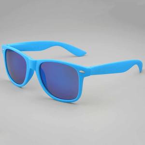 Venta al por mayor gafas de sol unisex UV400 CE aprobado diseñador verde/amarillo/púrpura logotipo personalizado negro plástico rojo PC azul fluorescente - Product Image 3