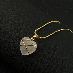 Collana con Ciondolo a Forma di Castello in Quarzo Rosa e Diamante, Pendente a Cuore in Pietra di Luna, Gioielli alla Moda per Donne, Regalo per Lei - Product Image 4
