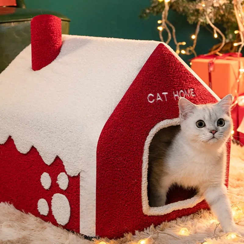 クローズドキャットベルベットレッドハウスラージルームソフトぬいぐるみ生地クリスマスキャットハウスかわいい雪のデザイン冬の暖かい猫の家