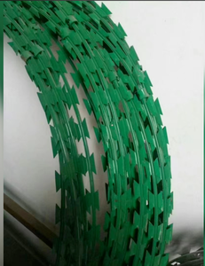 <span class=keywords><strong>Alambre</strong></span> de púas de acero inoxidable galvanizado en caliente, modelo personalizable, <span class=keywords><strong>alambre</strong></span> de cuchilla tipo concertina para valla de seguridad antiescalada - Product Image 6