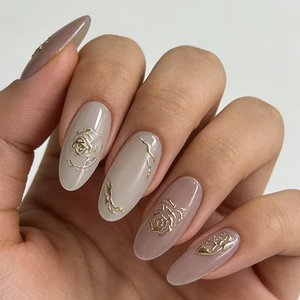 <span class=keywords><strong>Uñas</strong></span> Postizas Color <span class=keywords><strong>Rosa</strong></span> Nude <span class=keywords><strong>con</strong></span> Detalles en <span class=keywords><strong>Dorado</strong></span>, Forma de Almendra - Product Image 1