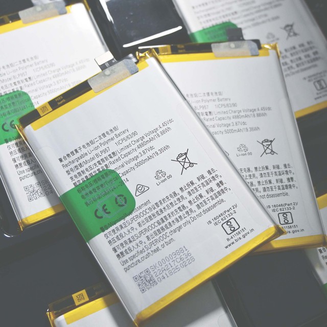 OEM Mobile Phone Battery Replacement BLP957 OPPO Realme 10 4G 4880mAh-5000mAh 500 Cycles Stock Quick Charge Supported 12-Month