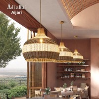 Lustre de restaurant de style japonais, éclairage en rotin fait main d'inspiration zen pour chambre à coucher, maison d'hôtes, salon de thé, style d'Asie du Sud-Est