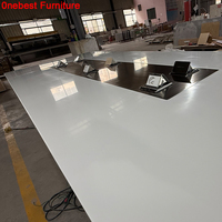 Tables de conférence en forme de T au design intelligent multifonctionnel Table de conférence moderne en pierre de quartz blanc