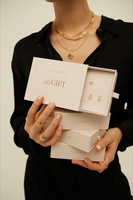 Boîtes cadeaux rigides de luxe en gros pour bijoux haut de gamme, personnalisées, avec doublure en velours éponge de 2 cm, revêtement UV, gaufrage et pelliculage mat