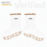 Chaussettes de yoga antidérapantes en coton tricoté pour femme, avec logo personnalisé OEM, manchette à volants, pour le Pilates et les entraînements printaniers