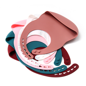 Babero de Silicona para Bebé, Impermeable, Ajustable, con Diseño Estampado, para Niños Pequeños, Delantal para la Hora de Comer, Logotipo Personalizado, Venta al Por Mayor - Product Image 4