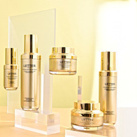 En stock 50ml 100ml 30g 50g flacon pulvérisateur acrylique doré double couche émulsion plastique emballage cosmétique pour les soins de la peau