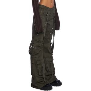 Nouveautés : Jeans cargo taille basse en twill extensible à multiples poches, coupe slim, style évasé avec bretelles, vente en gros - Product Image 3