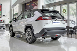 Voiture d'occasion Toyota Veranda 2WD 2.0L Leading Edition Essence SUV compact dubai voiture d'occasion véhicule à moteur d'occasion - Product Image 4