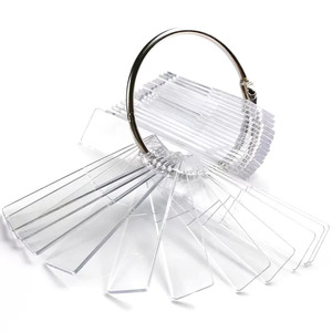 Vente en gros de 50 pièces/ensemble de présentoirs à vernis à ongles carrés transparents avec anneau métallique pour salon de manucure - Product Image 1